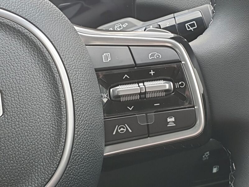 More views of Kia Sorento