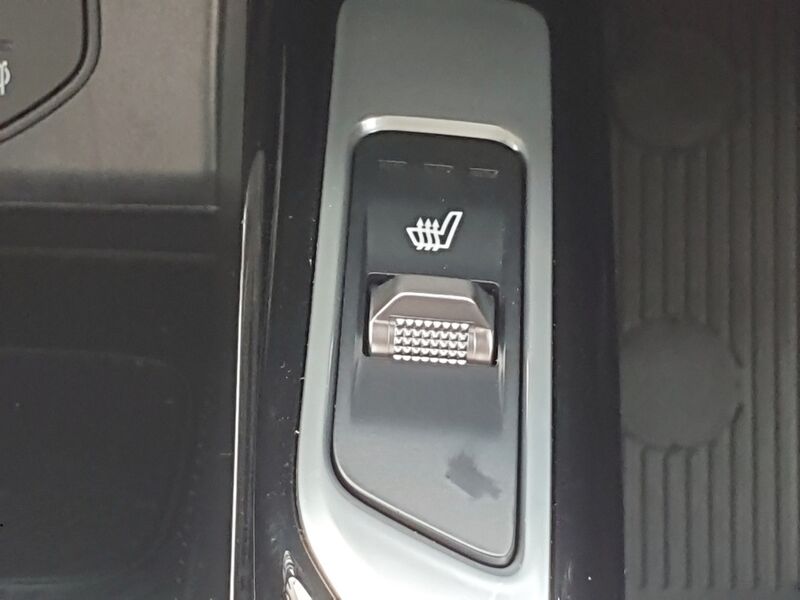 More views of Kia Sorento
