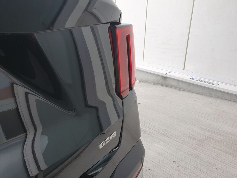 More views of Kia Sorento