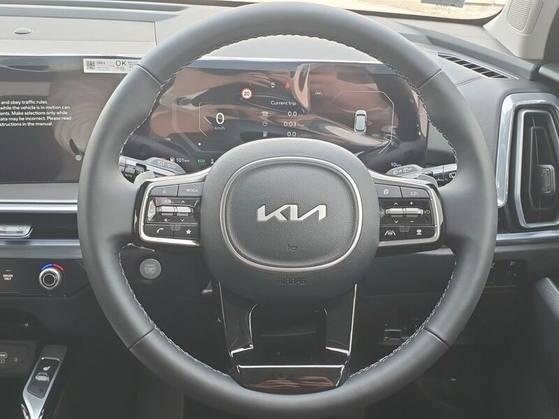 More views of Kia Sorento