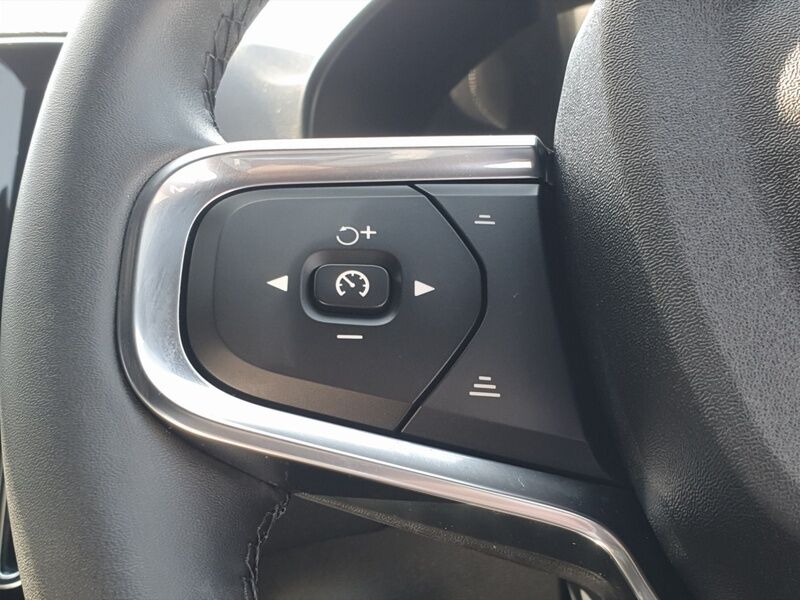 More views of Volvo EX40