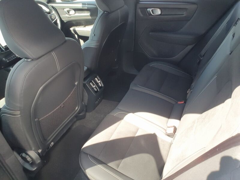 More views of Volvo EX40