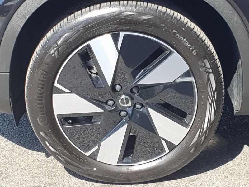 More views of Volvo EX40
