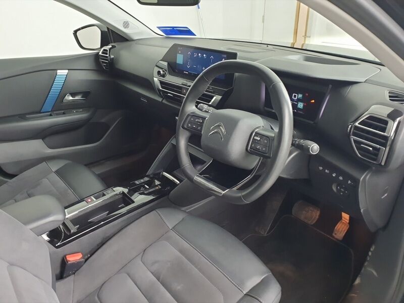 More views of Citroen E-C4