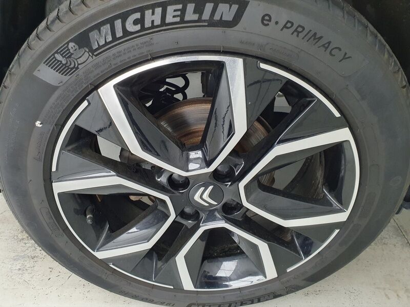 More views of Citroen E-C4