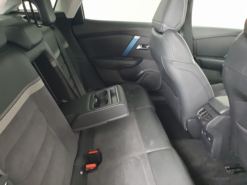 More views of Citroen E-C4