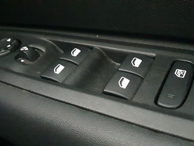 More views of Citroen E-C4