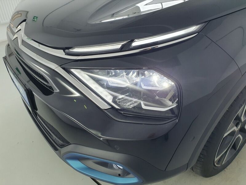 More views of Citroen E-C4