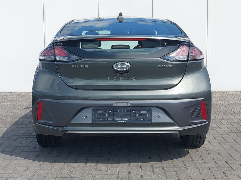 More views of Hyundai Ioniq