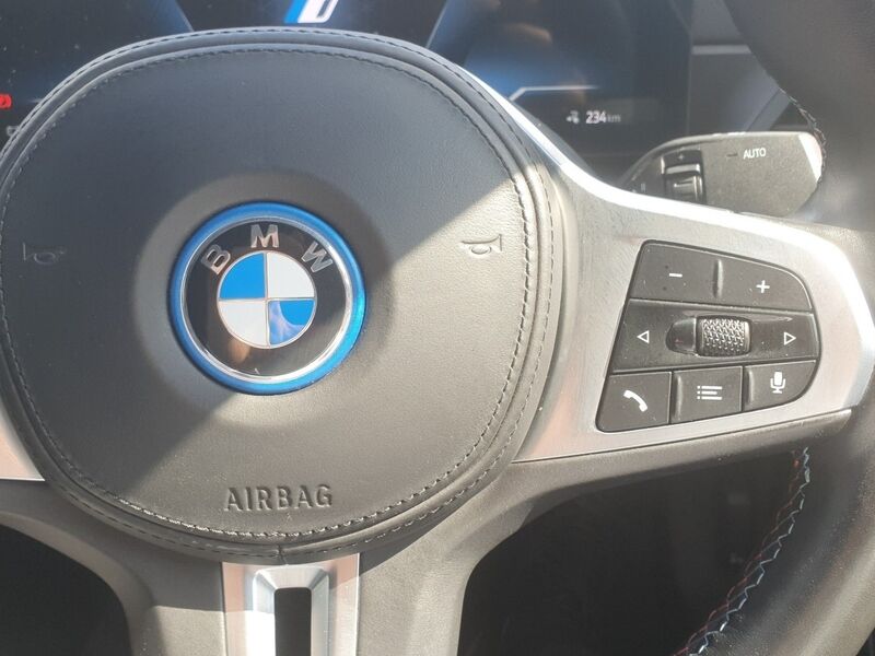 More views of BMW i4