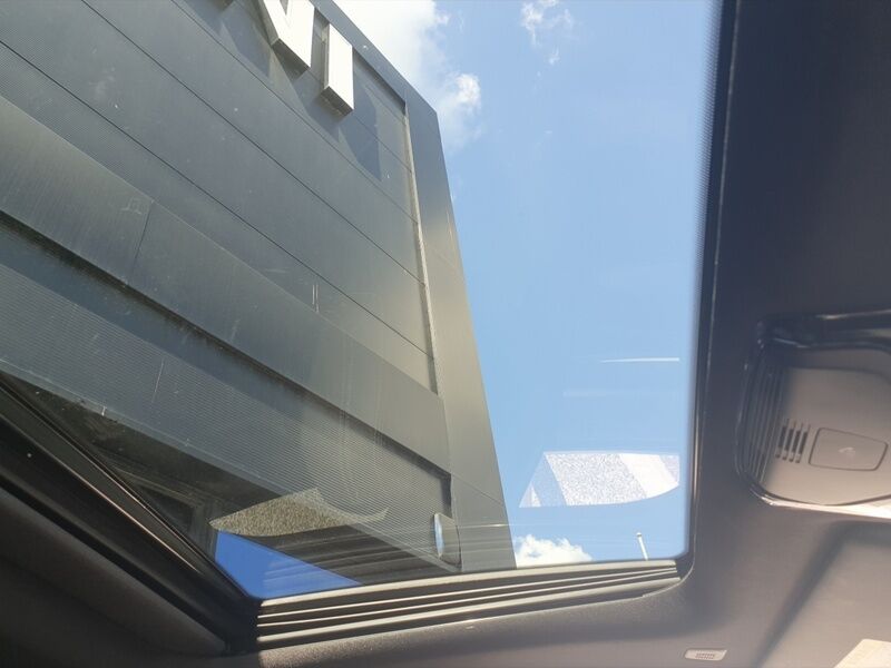 More views of BMW i4