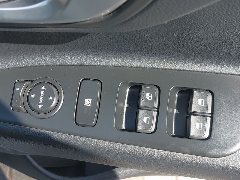 More views of Kia Stonic