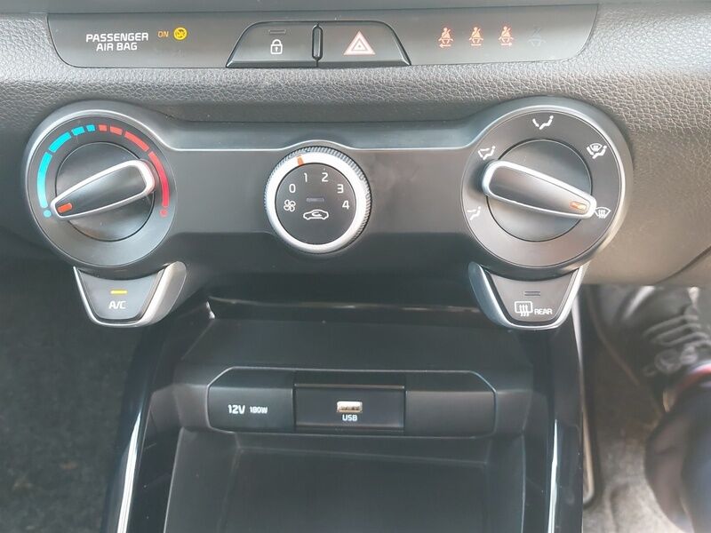 More views of Kia Stonic