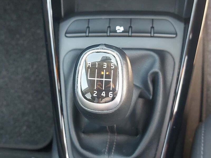 More views of Kia Stonic