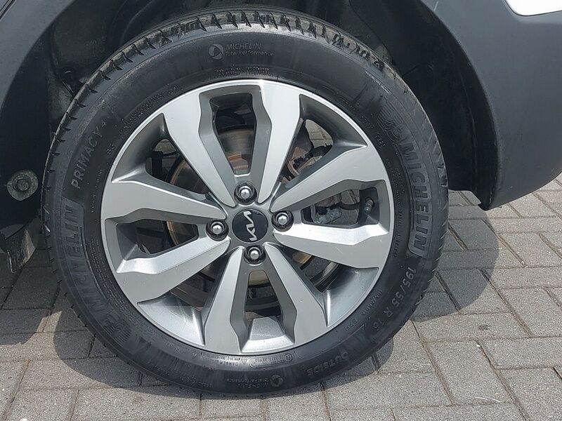 More views of Kia Stonic