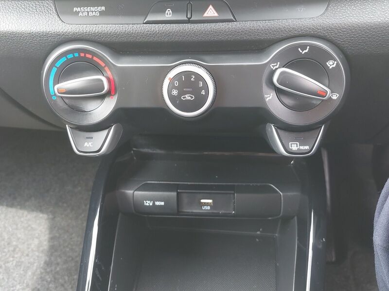 More views of Kia Stonic