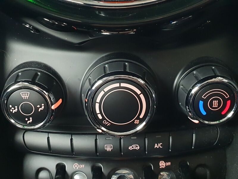 More views of MINI One