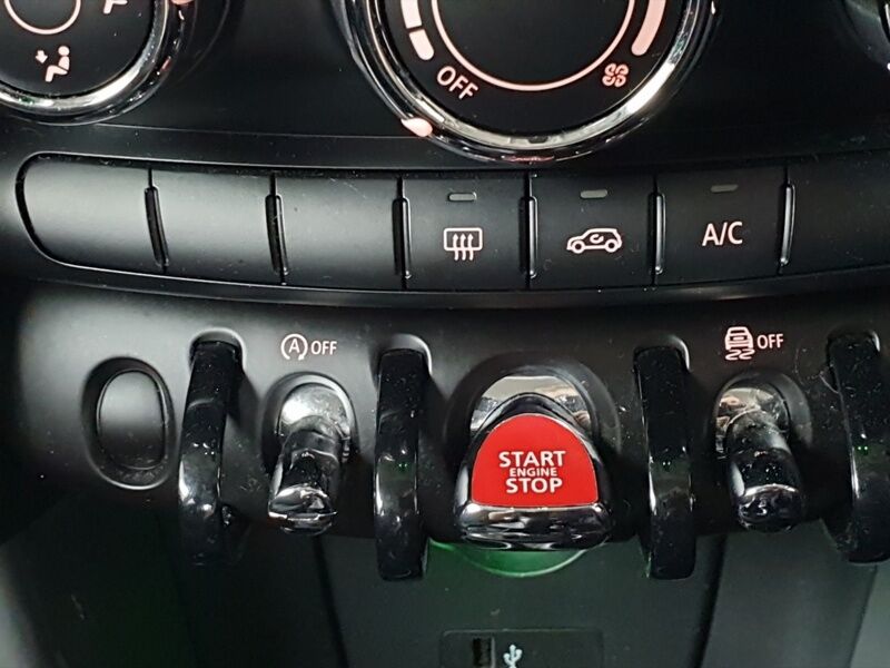 More views of MINI One