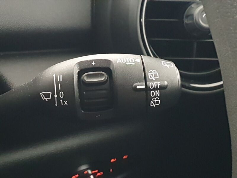 More views of MINI One
