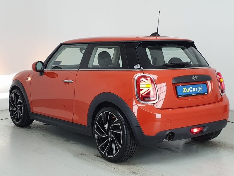 More views of MINI One
