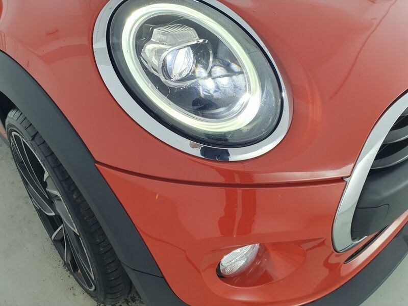 More views of MINI One