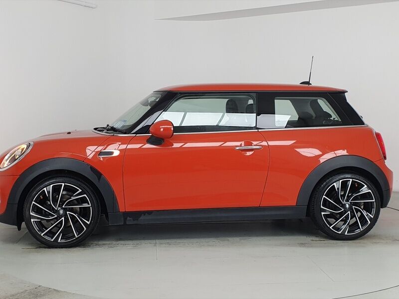 More views of MINI One