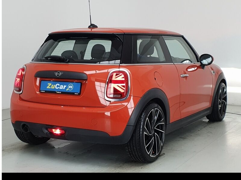 More views of MINI One
