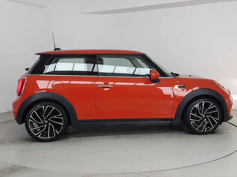 More views of MINI One