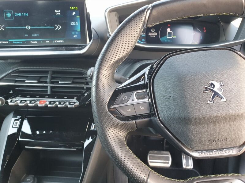 More views of Peugeot 2008