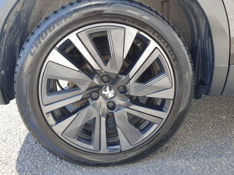 More views of Peugeot 2008