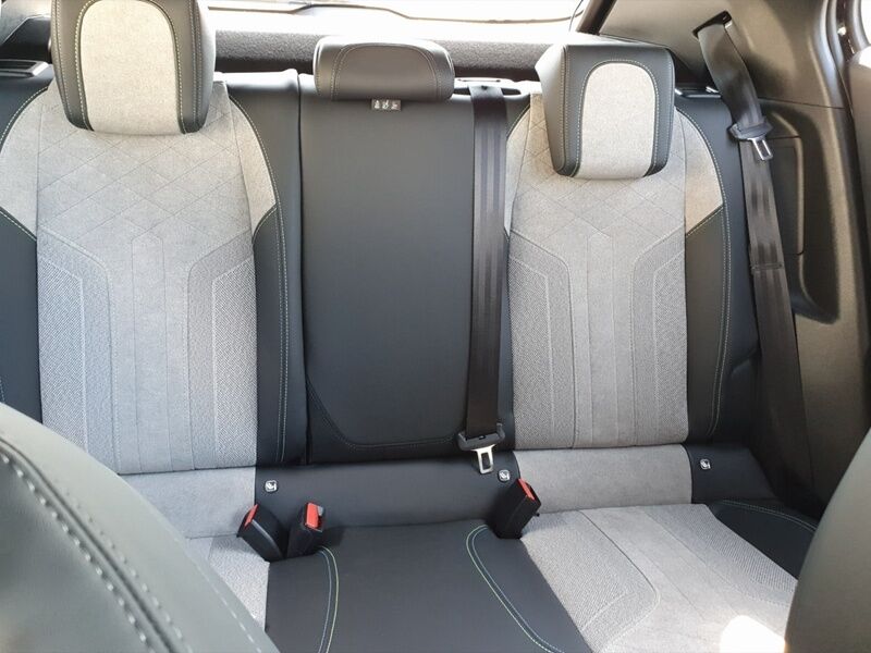 More views of Peugeot 2008
