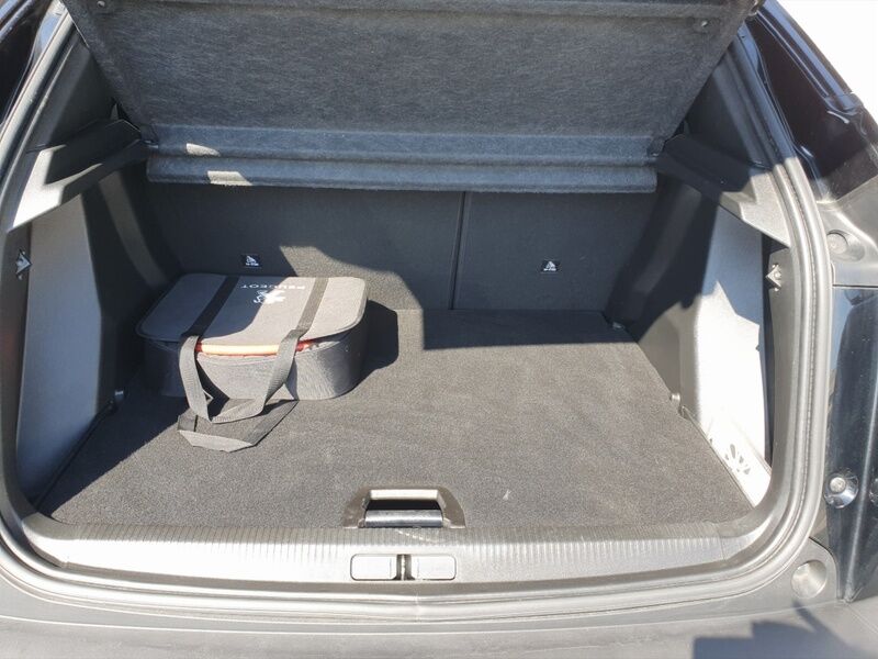 More views of Peugeot 2008