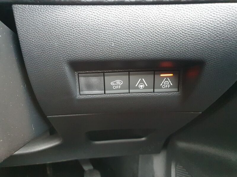 More views of Peugeot 2008