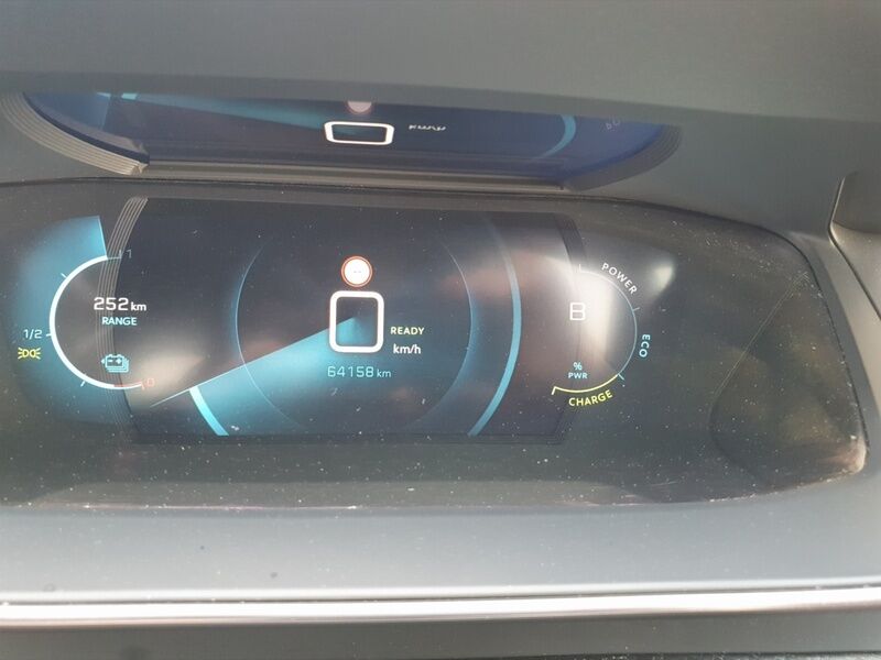 More views of Peugeot 2008