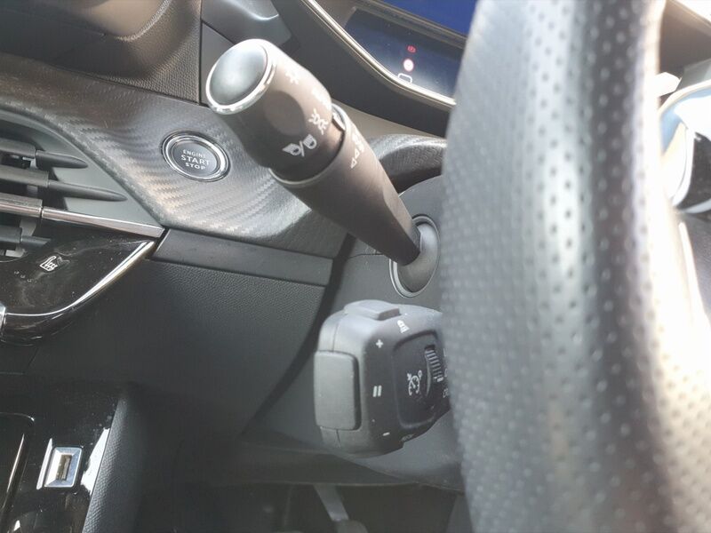 More views of Peugeot 2008