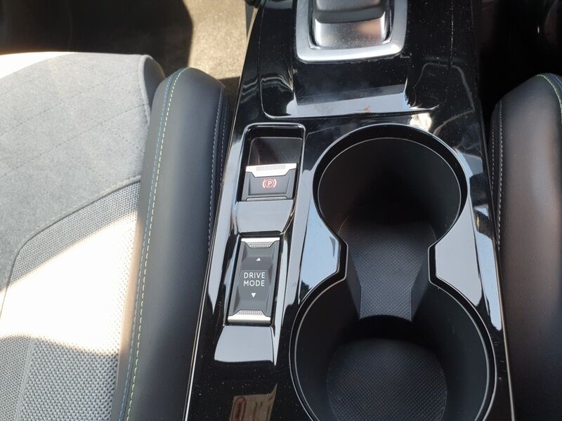 More views of Peugeot 2008