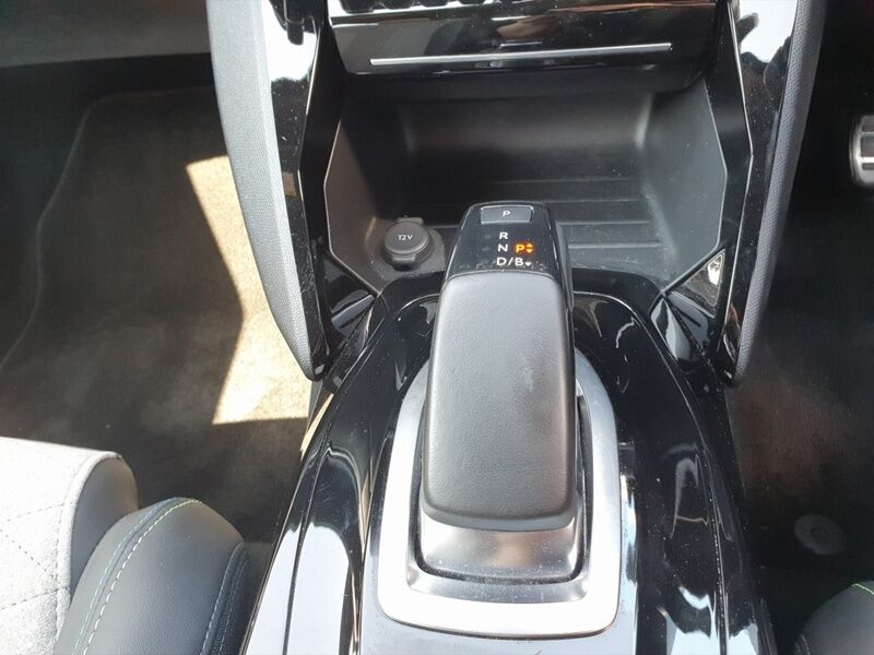 More views of Peugeot 2008