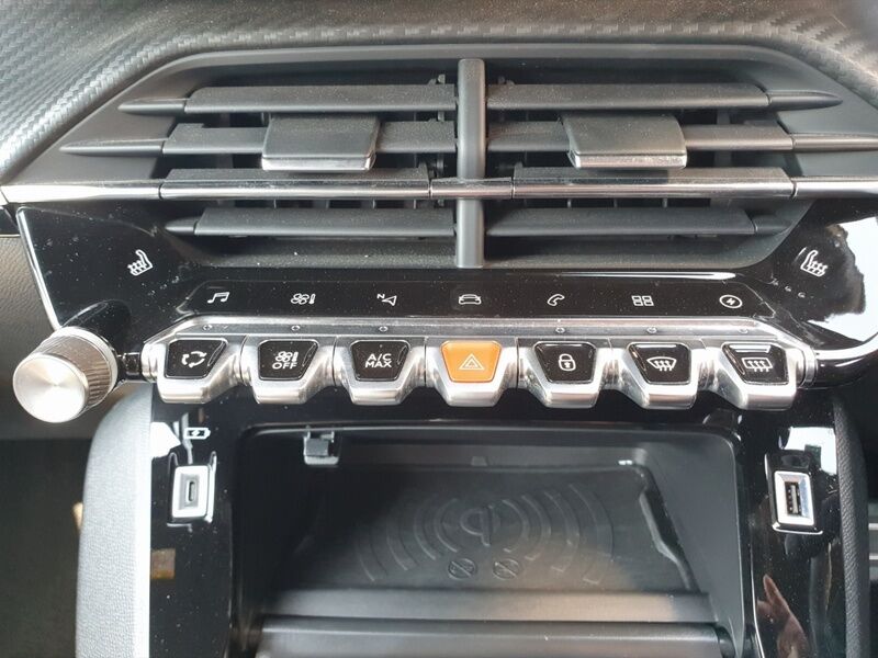 More views of Peugeot 2008