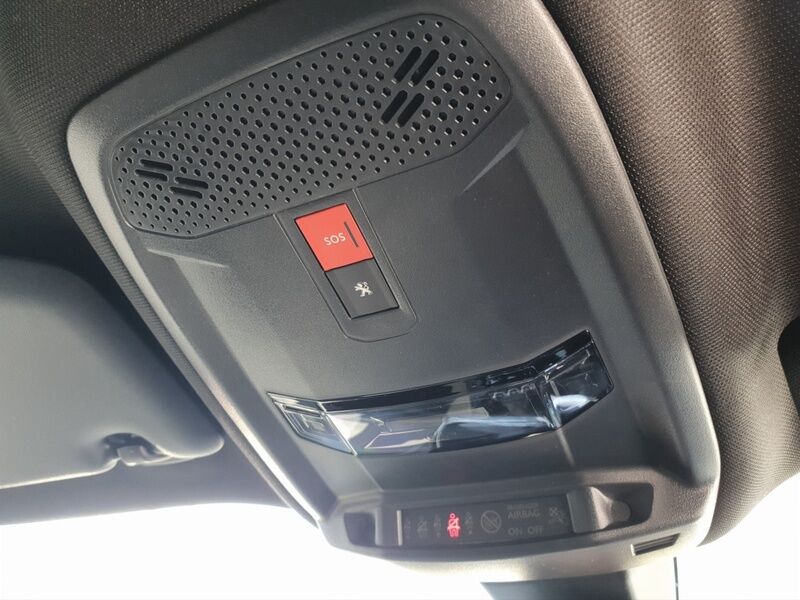More views of Peugeot 2008