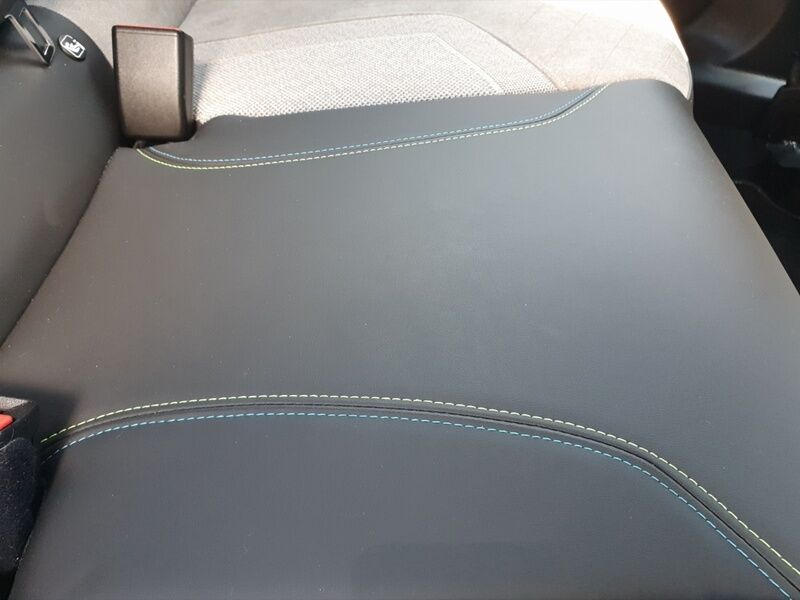 More views of Peugeot 2008