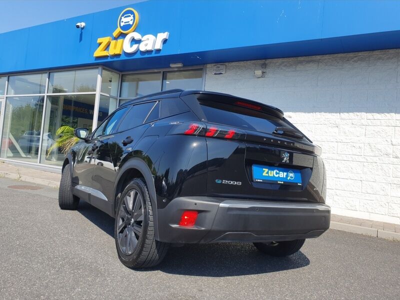 More views of Peugeot 2008