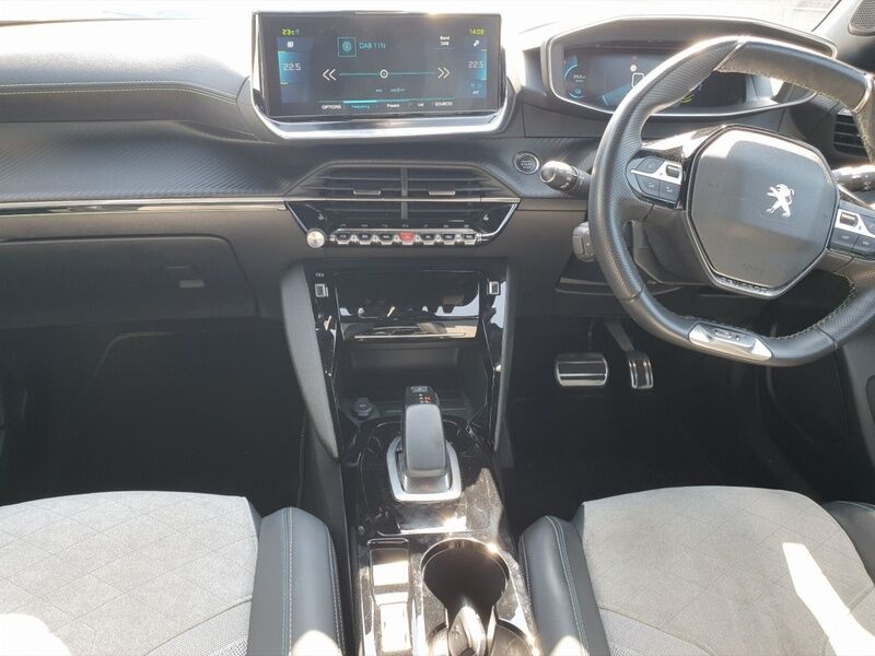 More views of Peugeot 2008