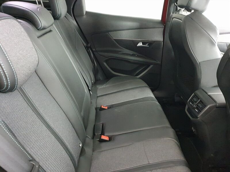 More views of Peugeot 3008