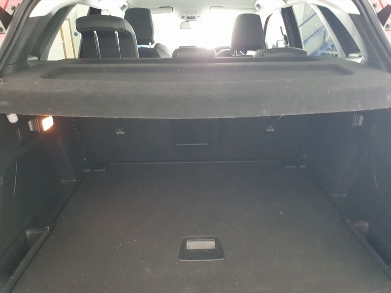 More views of Peugeot 3008