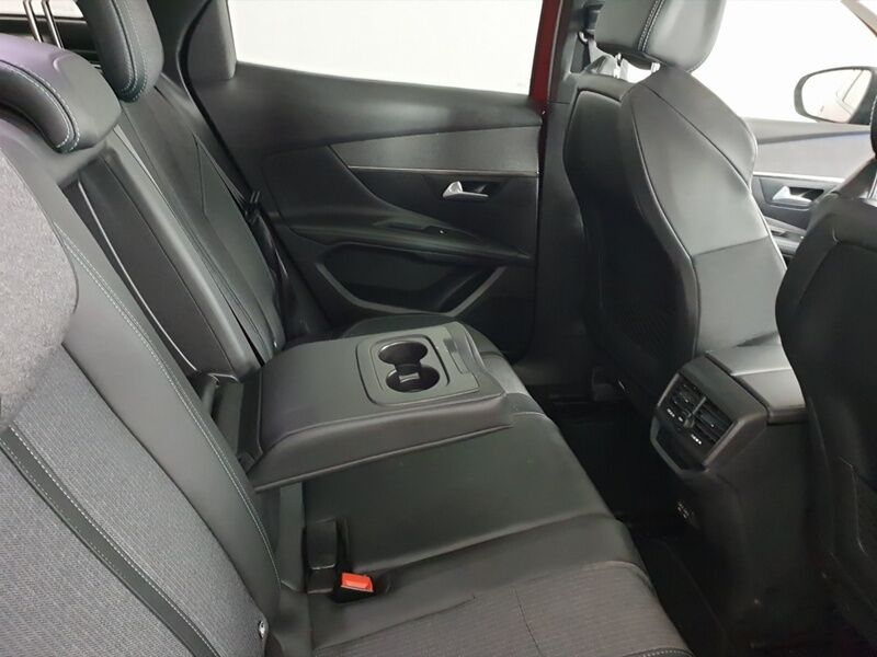 More views of Peugeot 3008