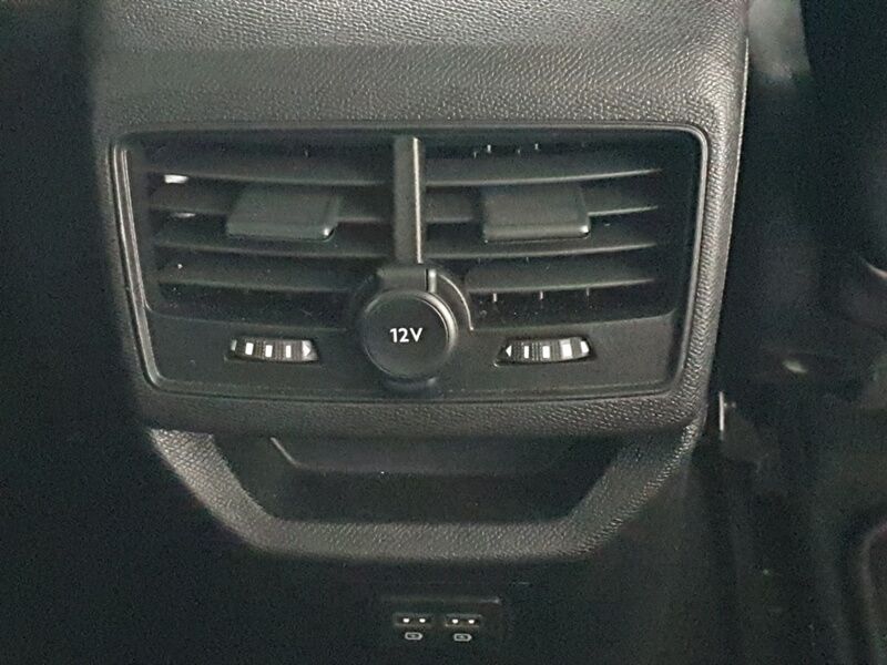 More views of Peugeot 3008
