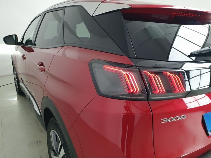 More views of Peugeot 3008