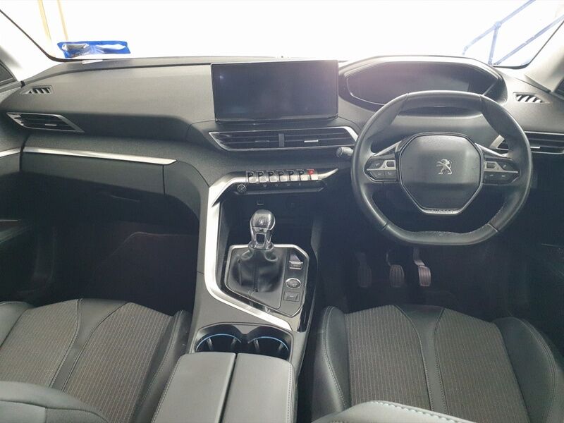 More views of Peugeot 3008