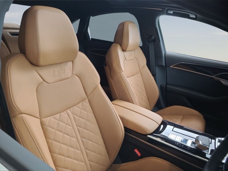 More views of Audi A8
