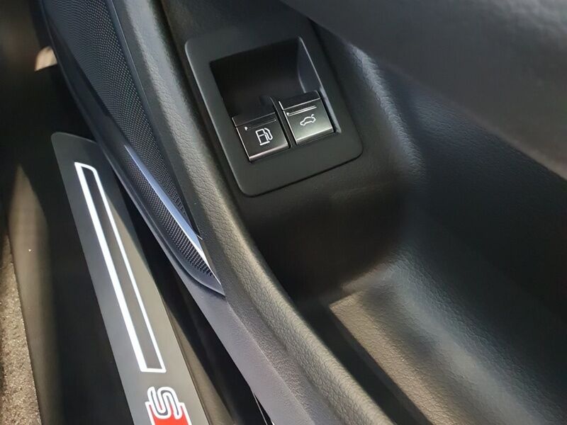 More views of Audi A8